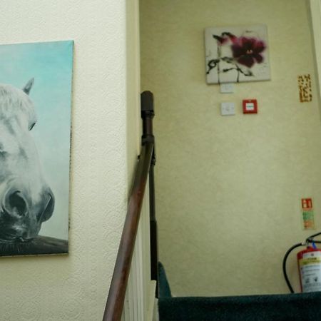 The Bustard Apartment Salisbury Bagian luar foto