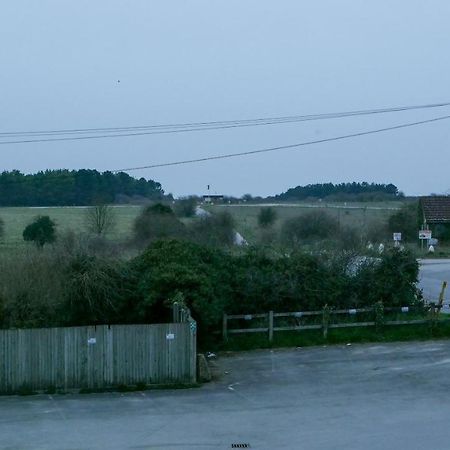 The Bustard Apartment Salisbury Bagian luar foto