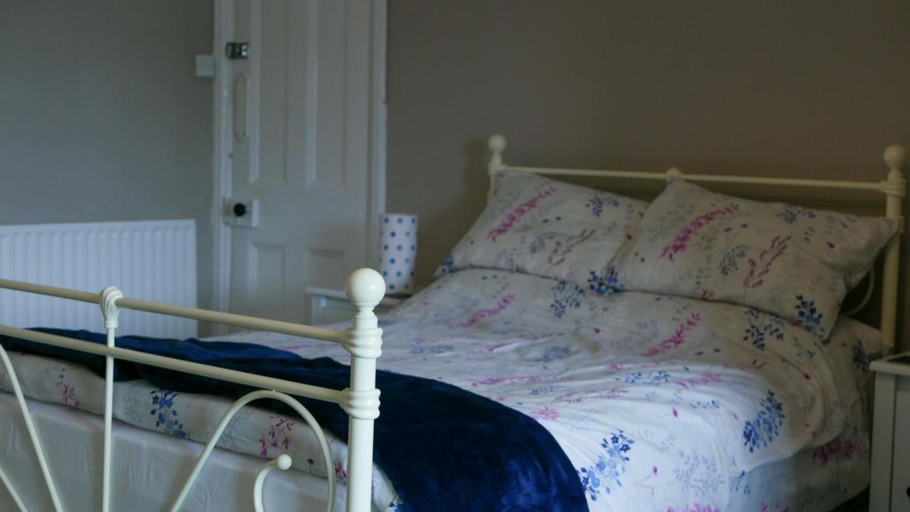 The Bustard Apartment Salisbury Bagian luar foto
